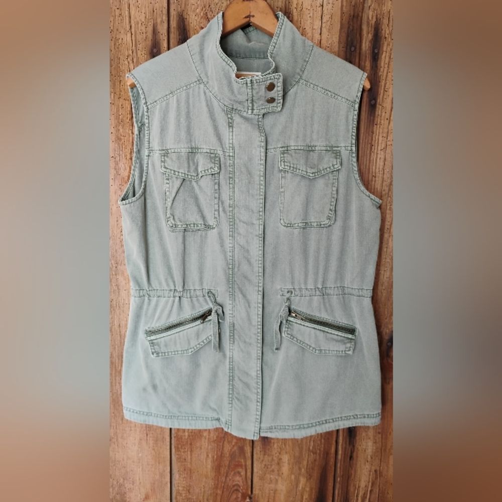 Caslon Women's Green Utility Vest Sz Large Sleeveless Zip Closure Pockets